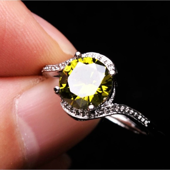 RARE NATURAL Green Tsavorite Crystal Stamped 925 Sterling Silver Ring - Picture 9 of 16